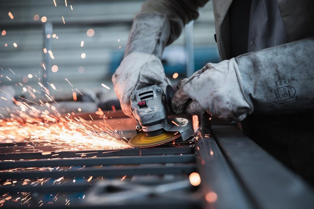 Metaalbewerkingsbedrijf specialist in maatwerk - CNC-frezen en lassen voor nauwkeurige constructies